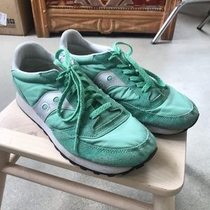 Vintage Green Saucony Sneakers Sz 9